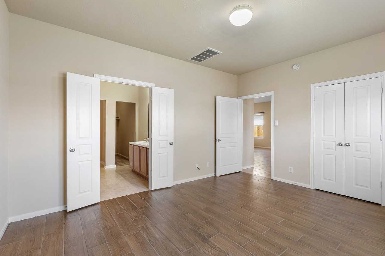 10903 Woodwind Shadows Dr #10903 - Photo 3 of 22