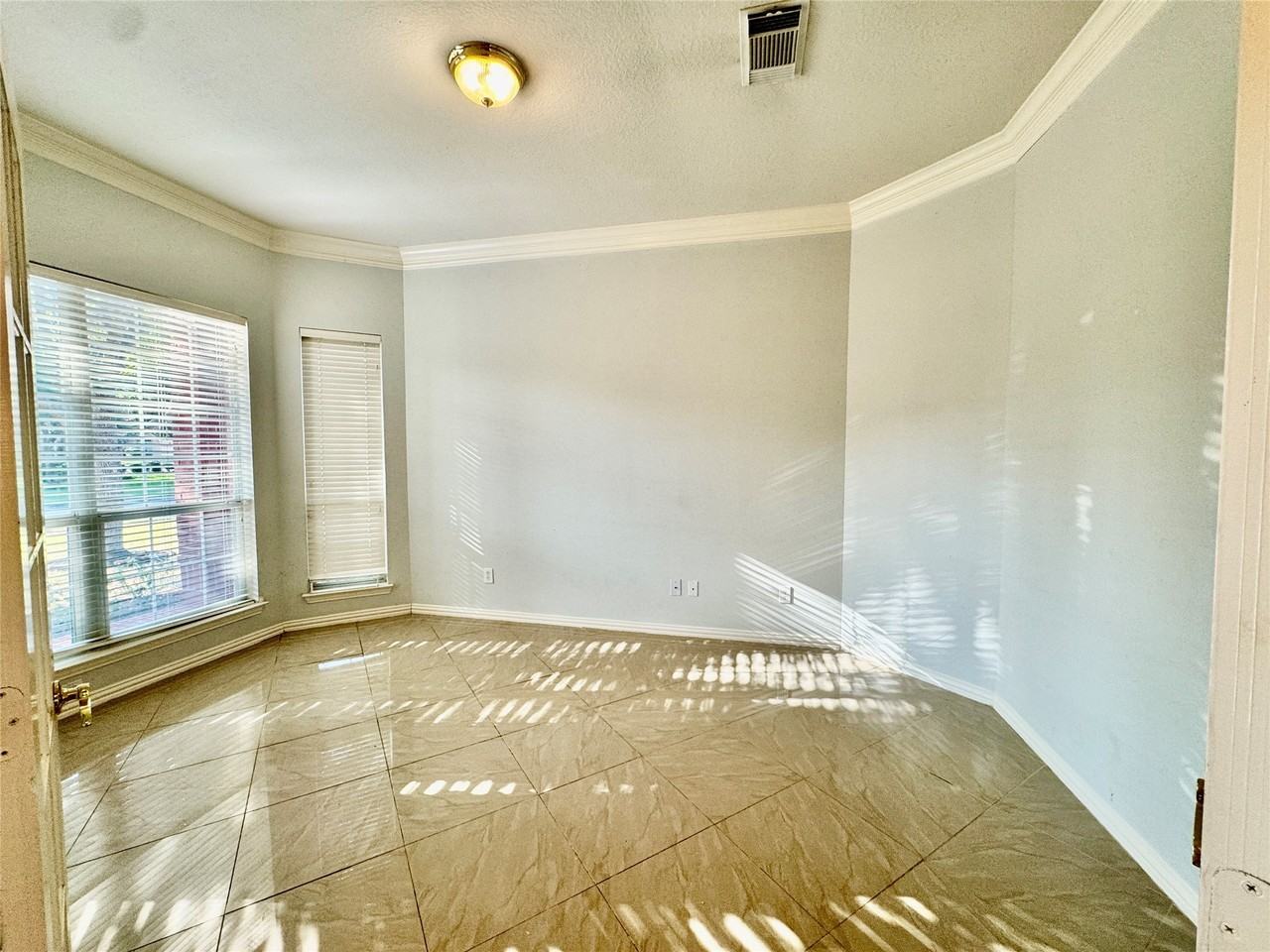 2604 Hidden Creek Dr #2604 - Photo 2 of 19