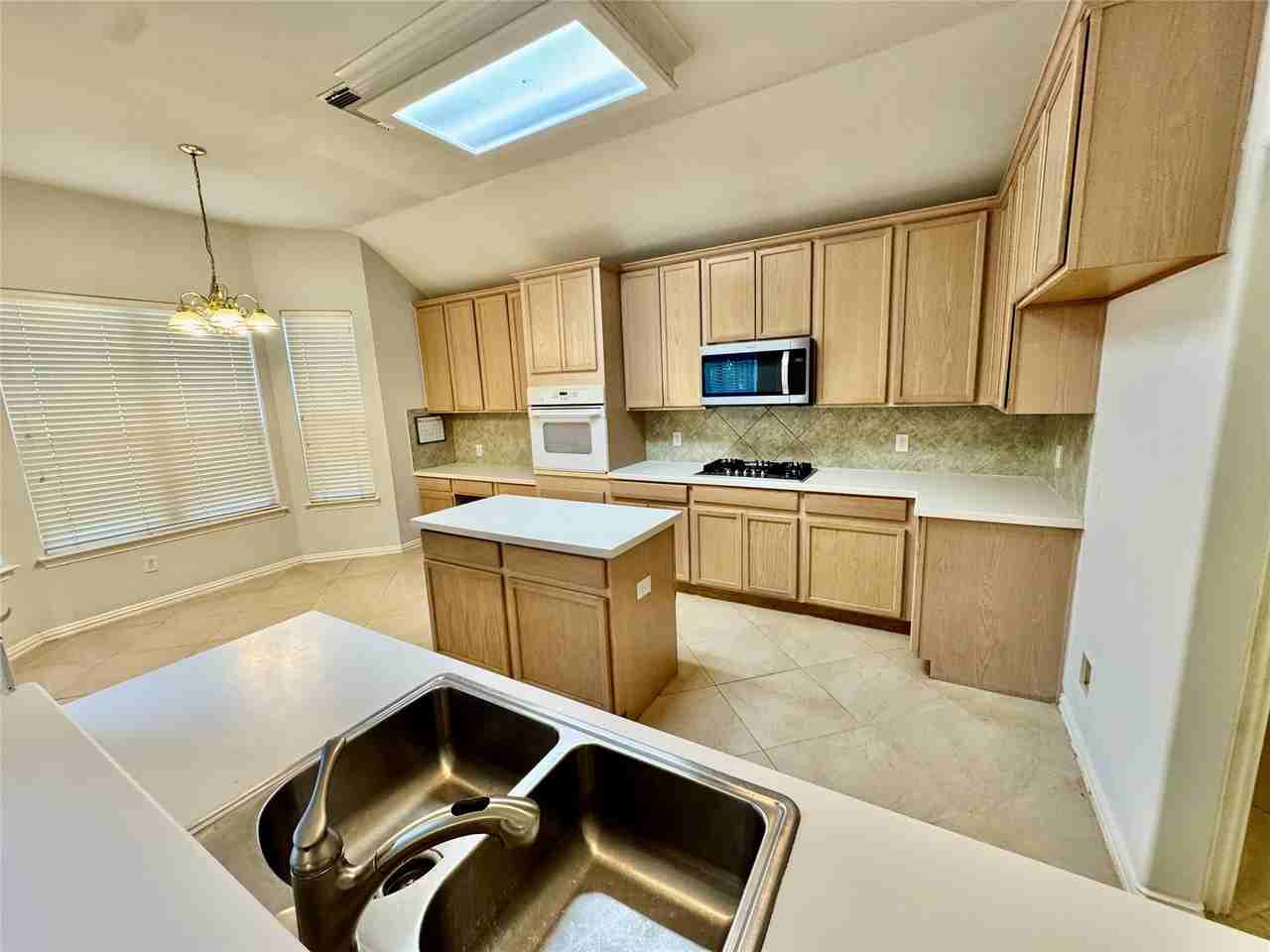 2604 Hidden Creek Dr #2604 - Photo 4 of 19