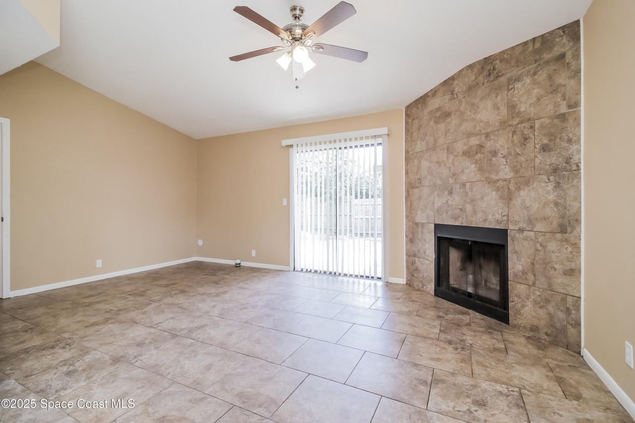 4525 Sugartown St #4525 - Photo 3 of 16