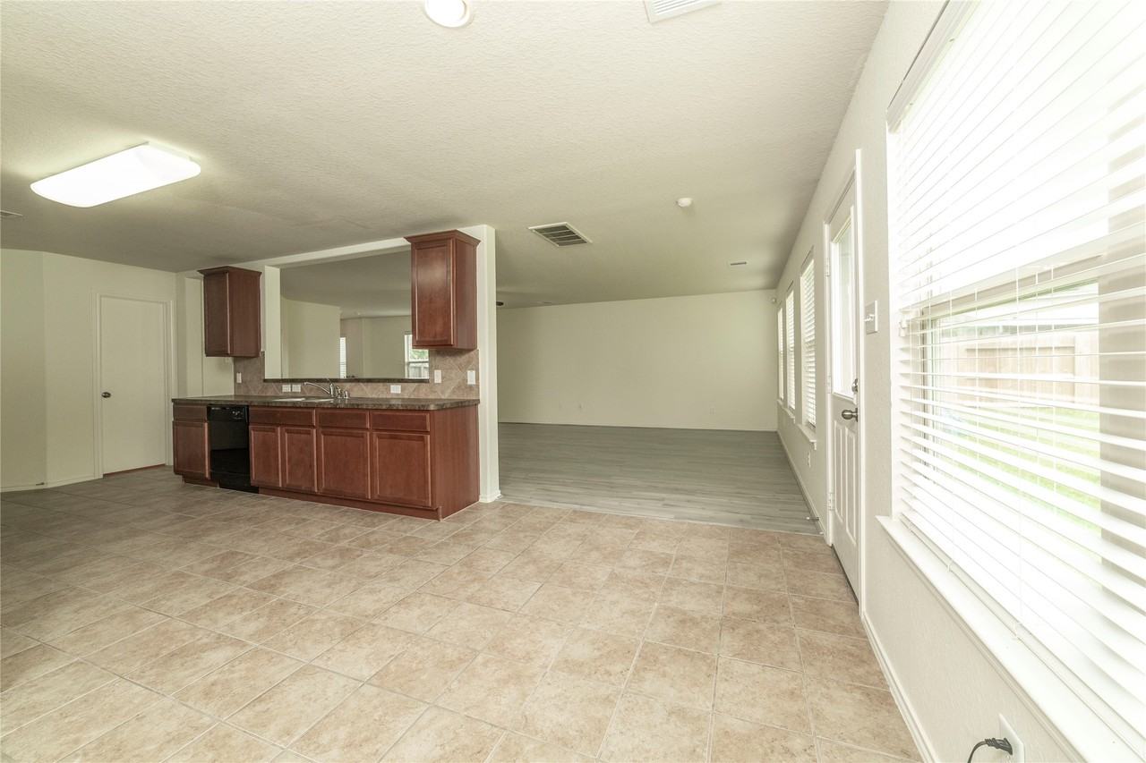 6642 Haven Forest Ln #6642 - Photo 4 of 35