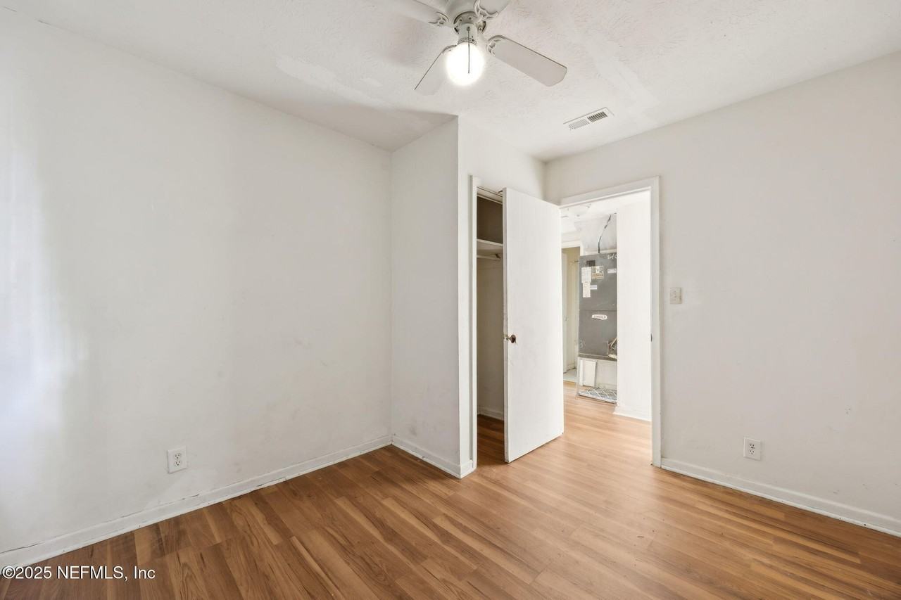 253 Santa Barbara Ave #253 - Photo 3 of 22