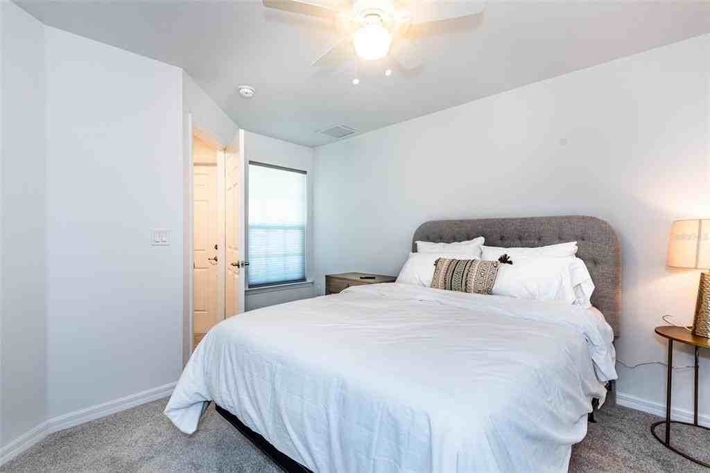 215 Lewis Cir #215-112 - Photo 6 of 34