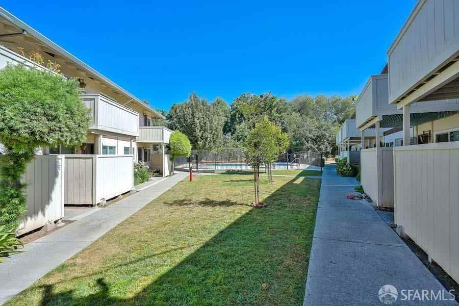 46728 Crawford St #46728-3 - Photo 2 of 22