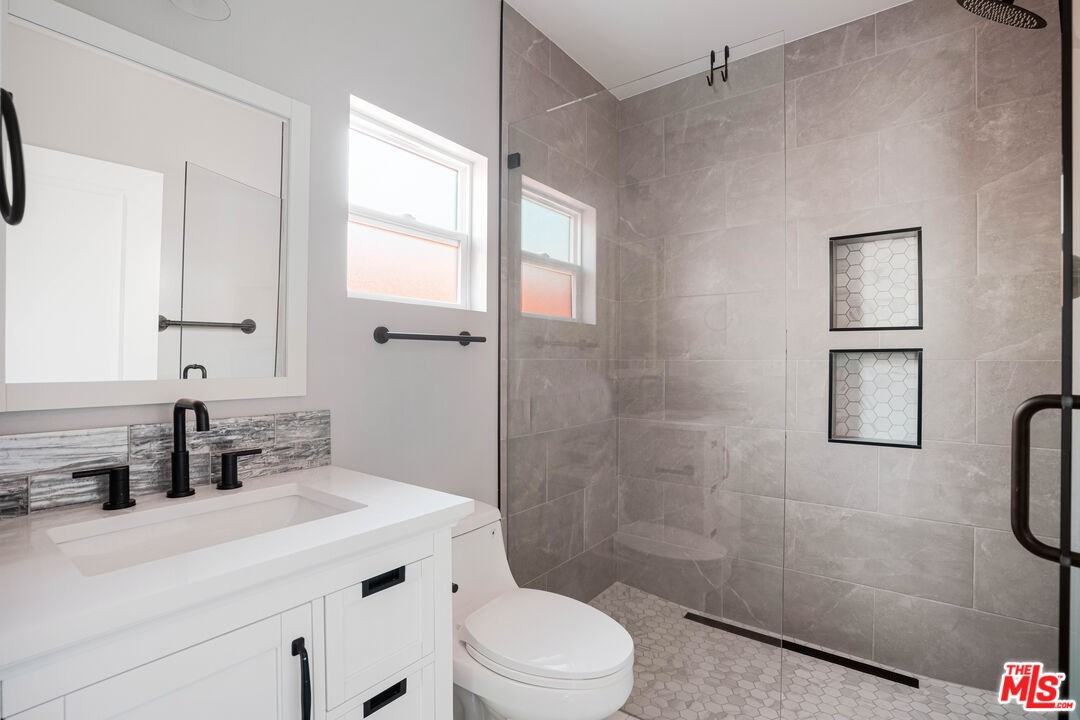 21303 Celes St #21303 - Photo 4 of 9