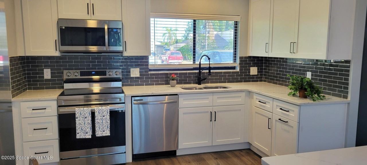 313 Myrtlewood Road #313 - Photo 3 of 17