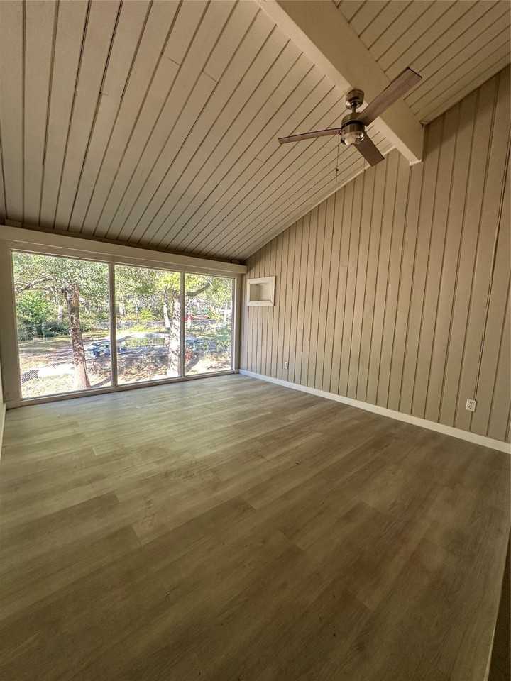 13 Lakeway St #13 - Photo 2 of 7