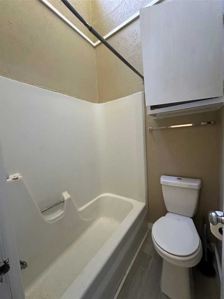 13 Lakeway St #13 - Photo 5 of 7