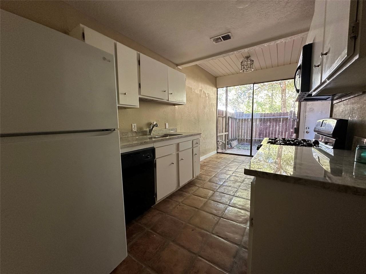 13 Lakeway St #13 - Photo 7 of 7