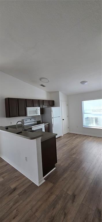 325 Reserve Dr #325 - Photo 6 of 26