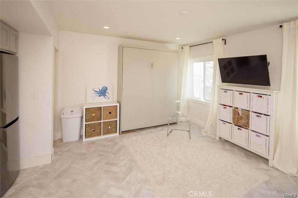 2324 Pacific Coast Highway #2324E - Photo 3 of 16