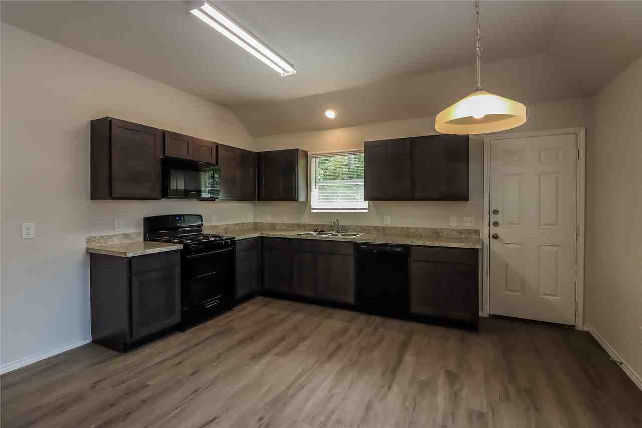 2516 N Lina Ct #2516 - Photo 3 of 18