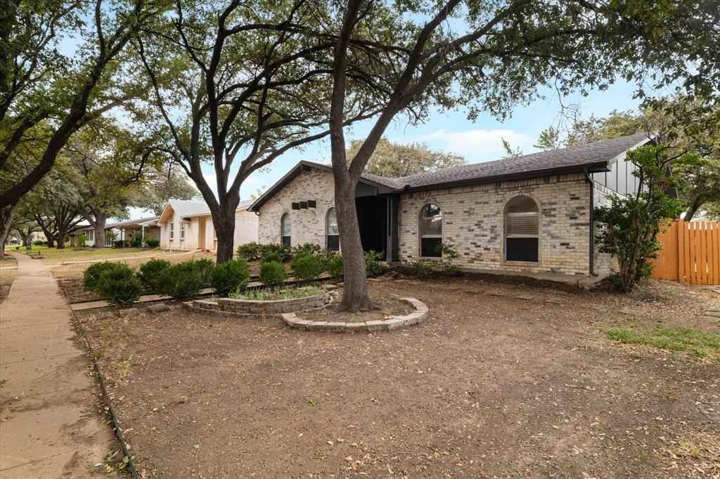 1831 Chamberlain Drive #1831 - Photo 2 of 32