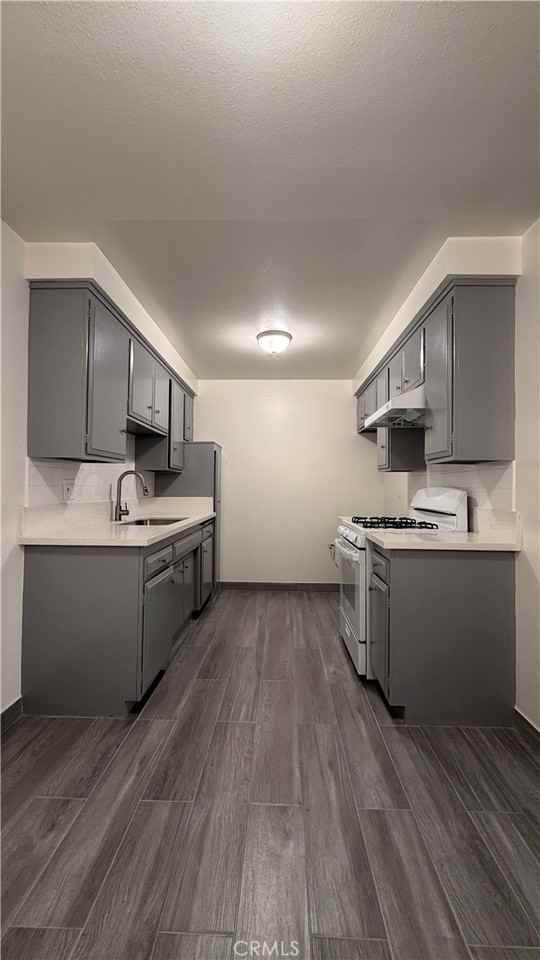 908 S Marguerita Ave #908-1 - Photo 4 of 11