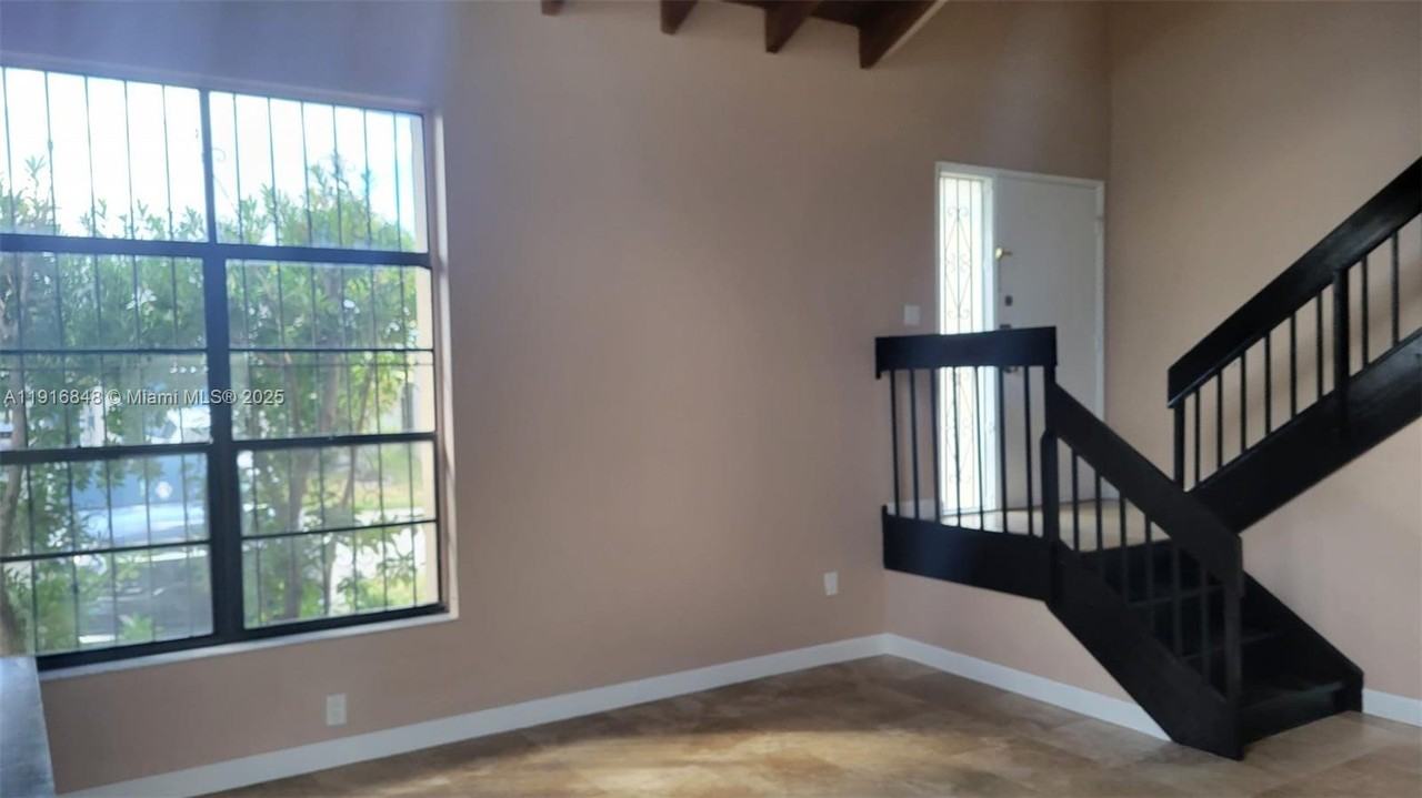 914 Nw 106th Avenue Cir #914-914 - Photo 3 of 42