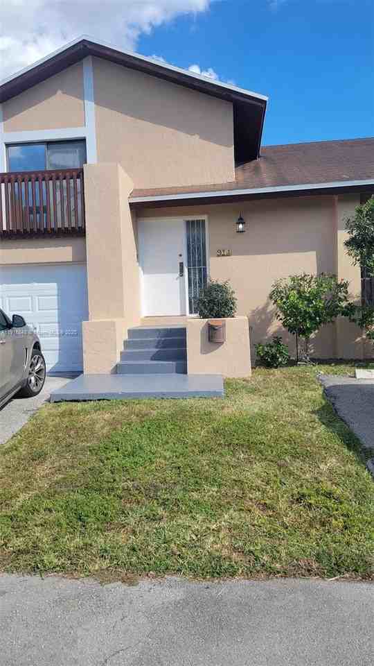 914 Nw 106th Avenue Cir #914-914 - Photo 7 of 42