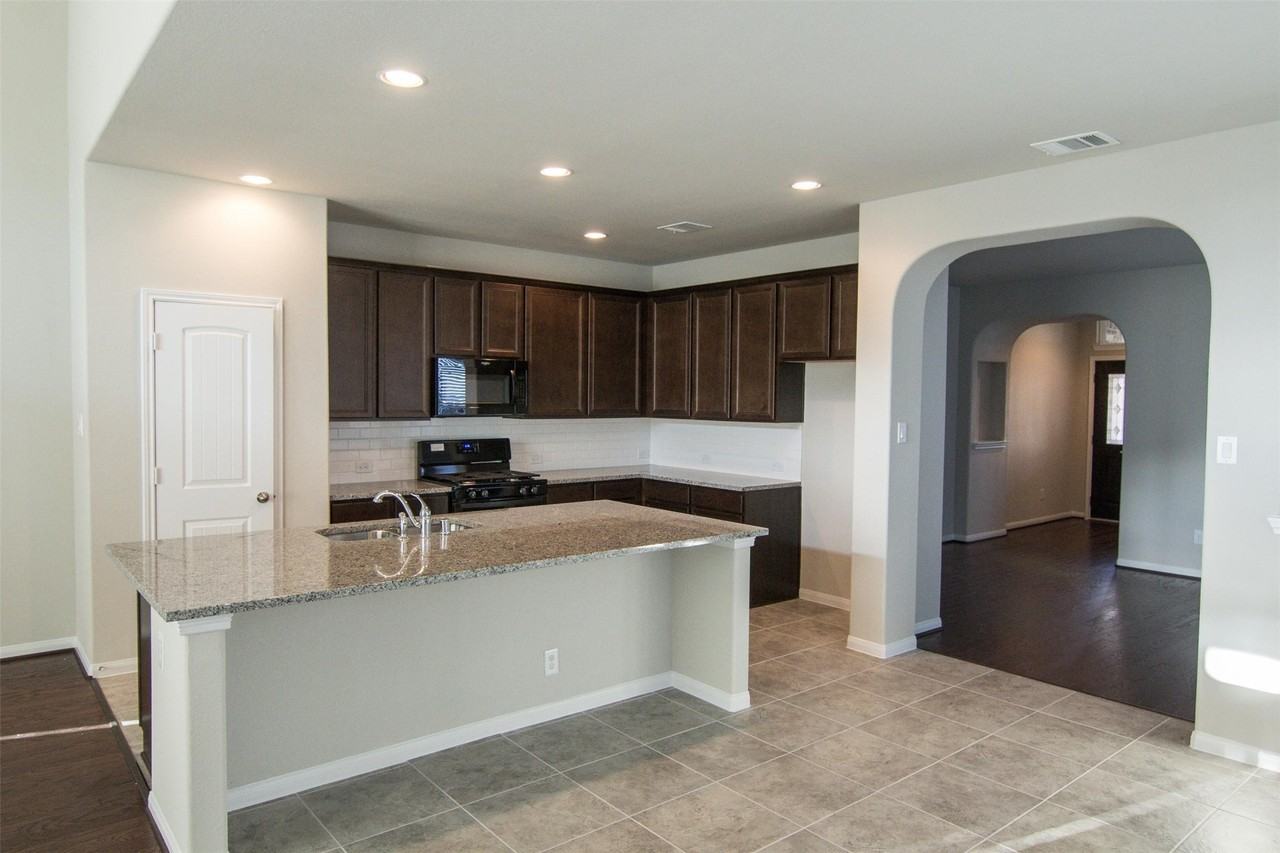 618 Cypress Creek Ln #618 - Photo 3 of 14