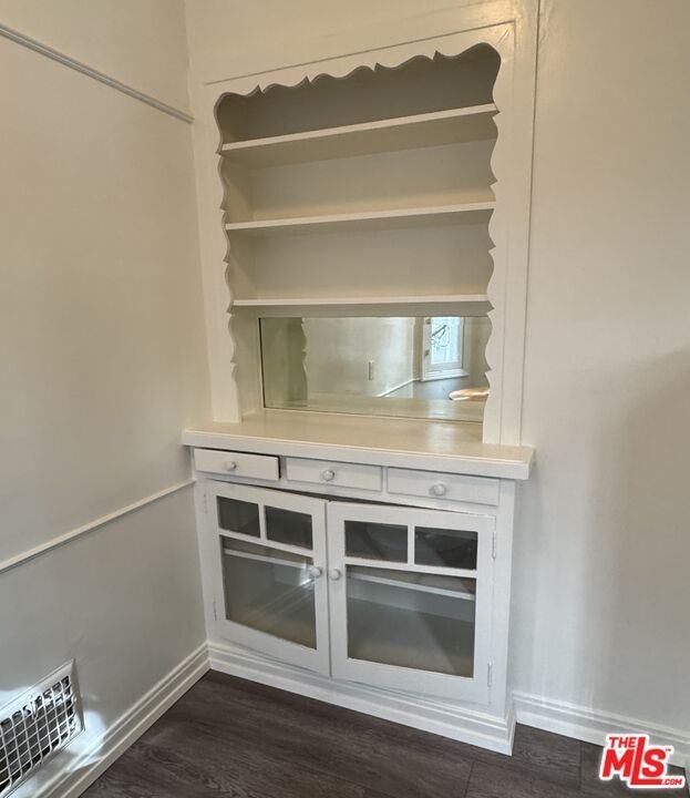 328 N Sycamore Ave #328 - Photo 2 of 29