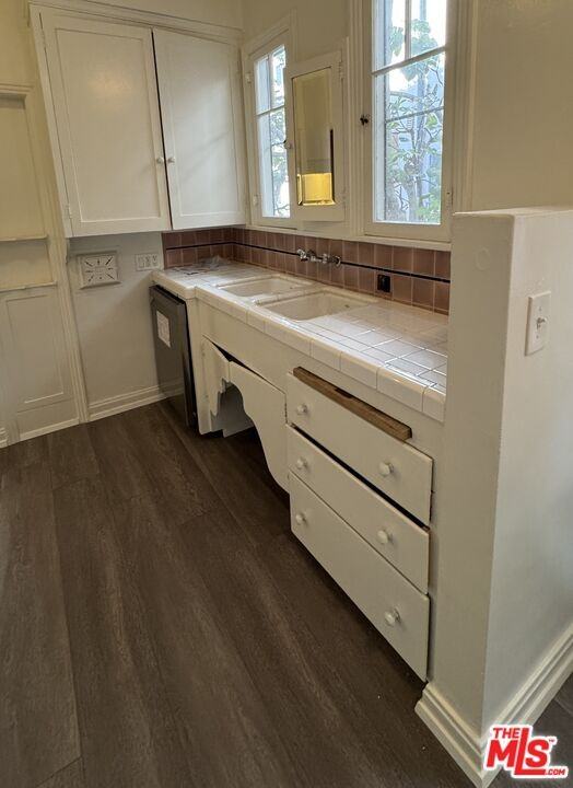 328 N Sycamore Ave #328 - Photo 3 of 29