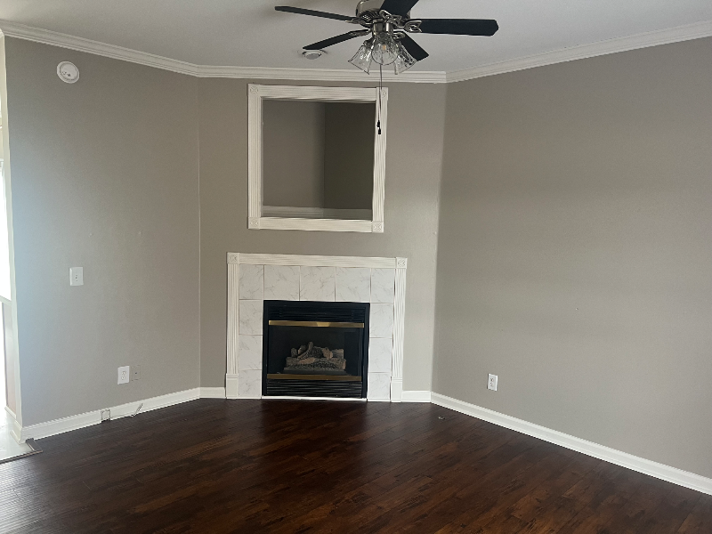 243 W Smith St - Photo 4 of 13