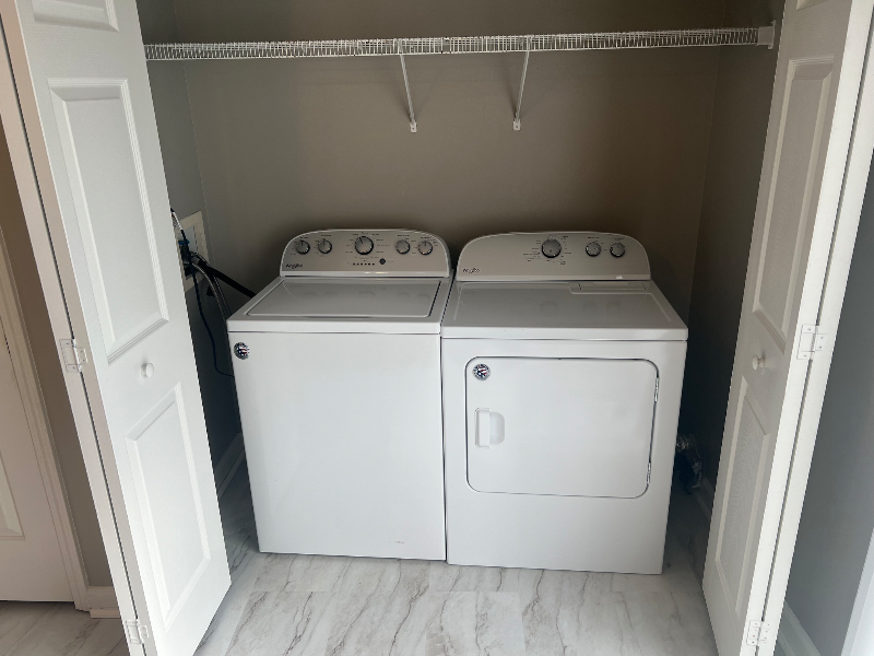 243 W Smith St - Photo 7 of 13