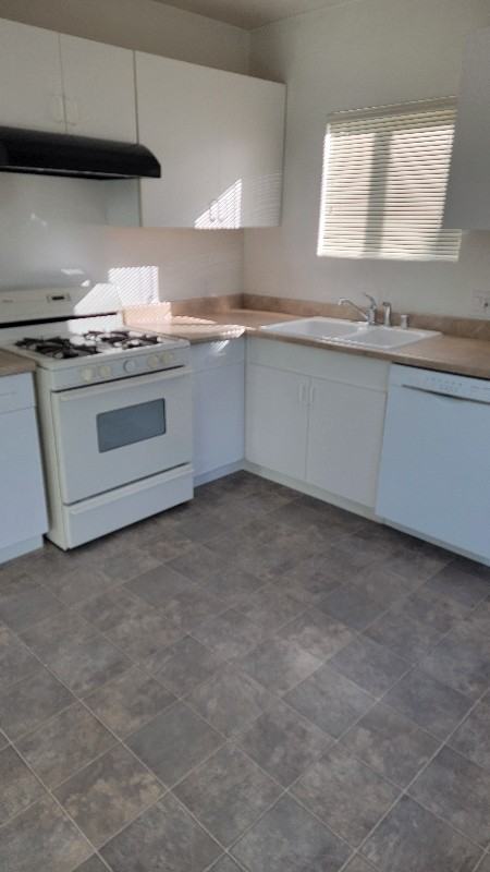 2204 Aviation Way #C - Photo 7 of 23