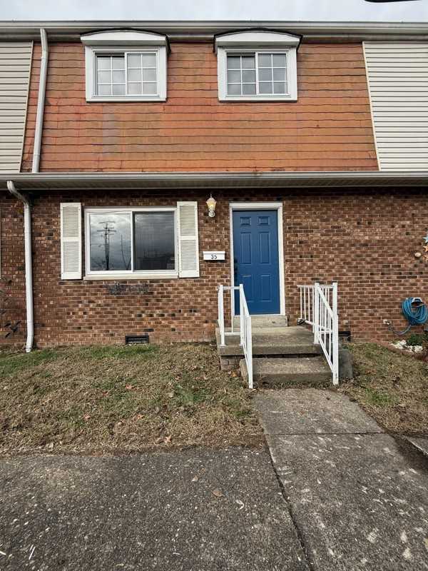 35 Broadway Gardens - Photo 2 of 14