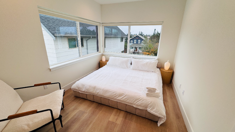 4029 51st Avenue Southwest - Photo 4 of 15