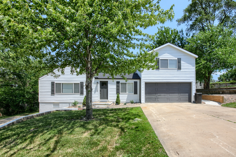 7105 N Walnut St - Photo 2 of 29