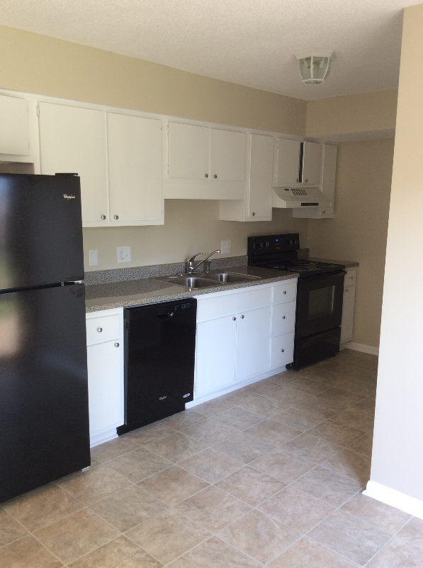 615 Central Ave #G - Photo 2 of 6