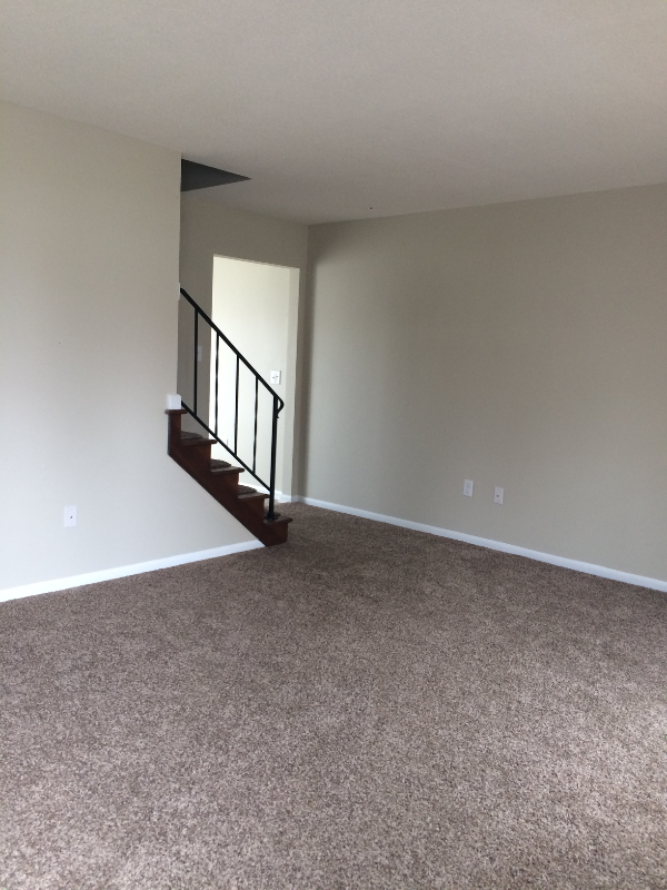 615 Central Ave #G - Photo 3 of 6