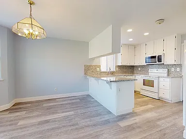 15732 Warfield Rd - Photo 3 of 9