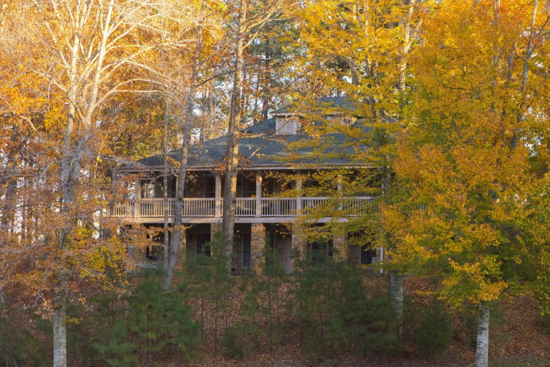 11470 Club Dr - Photo 2 of 16