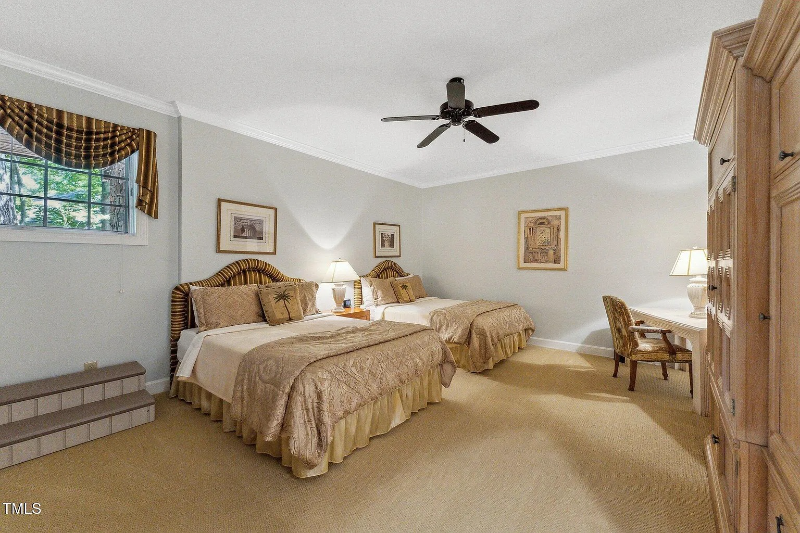 11470 Club Dr - Photo 3 of 16