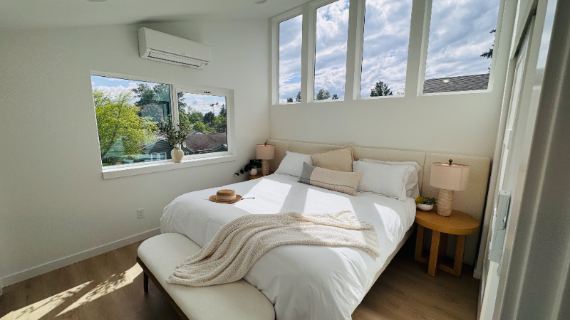 11330 12th Ave Ne - Photo 4 of 15