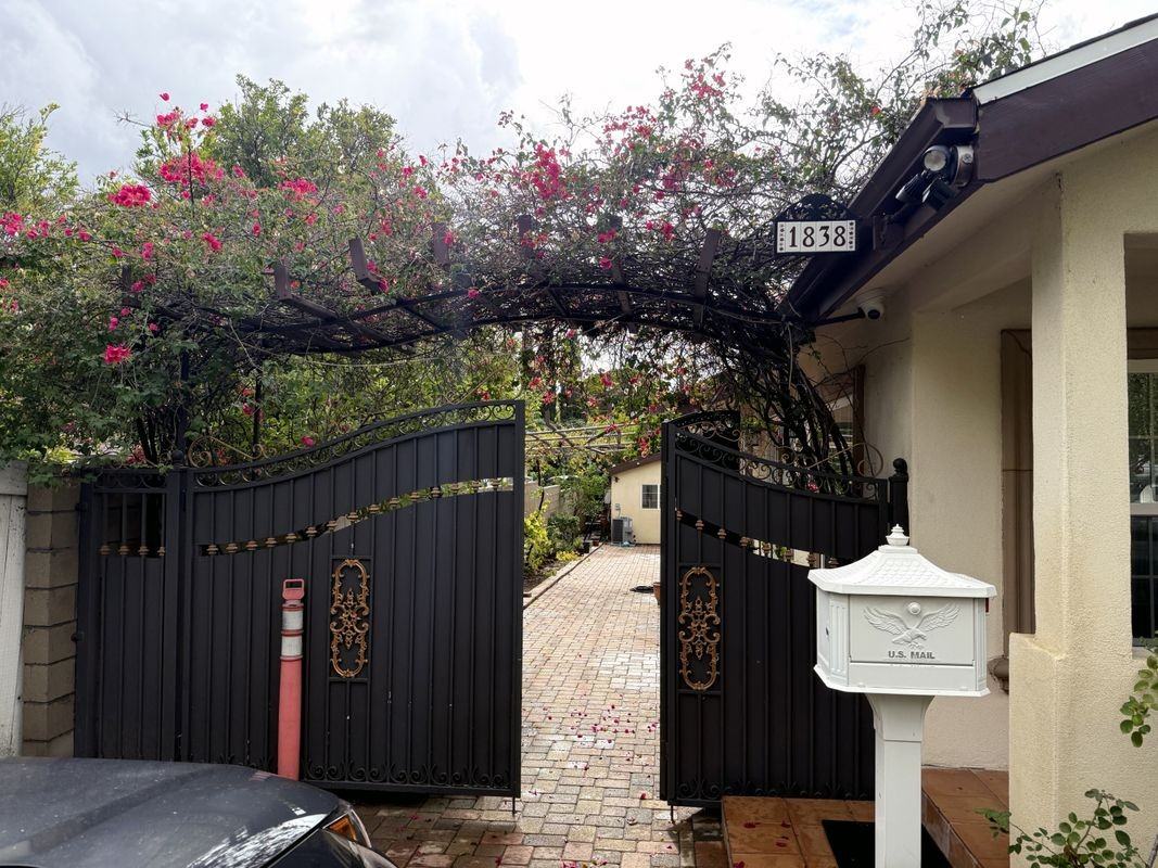 1838 Glenwood Road - Photo 3 of 22