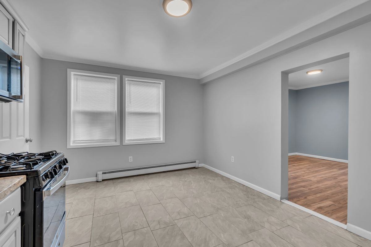 537 Scotland Rd - Photo 3 of 17