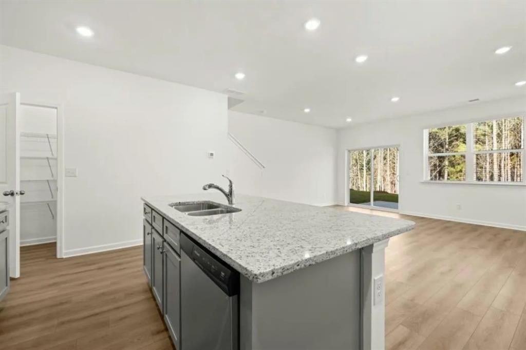 132 Hazel Drive - Photo 4 of 31