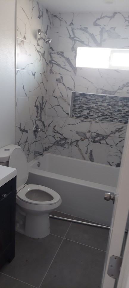 3128 E 20th St #NA - Photo 5 of 9