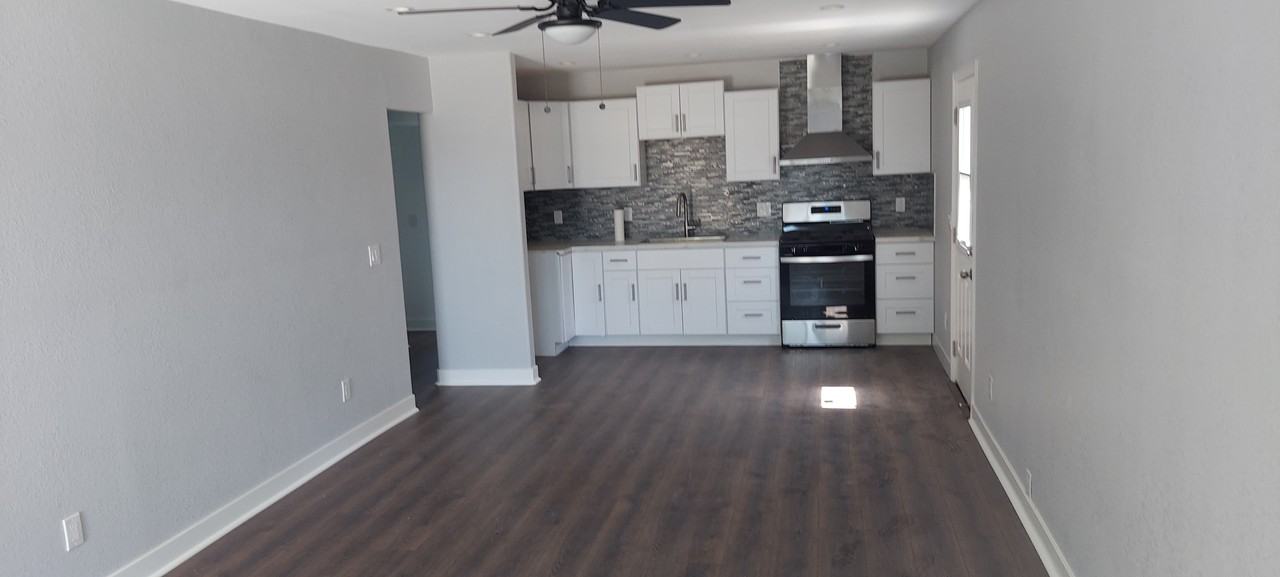 3128 E 20th St #NA - Photo 6 of 9