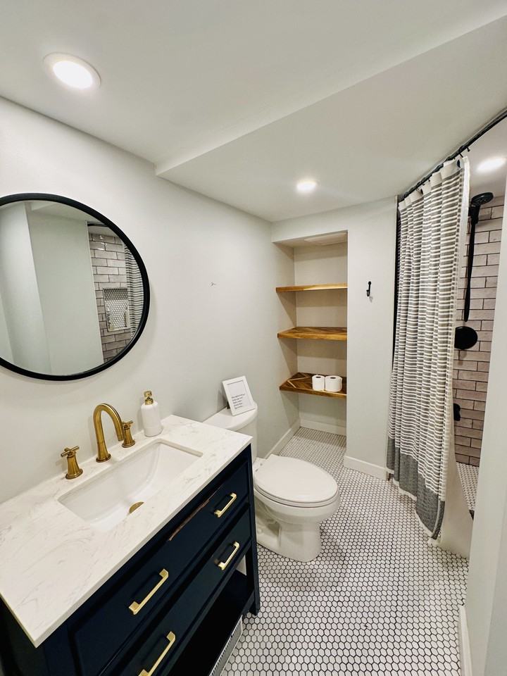 Guelph St & St Leger St #B - Photo 2 of 8