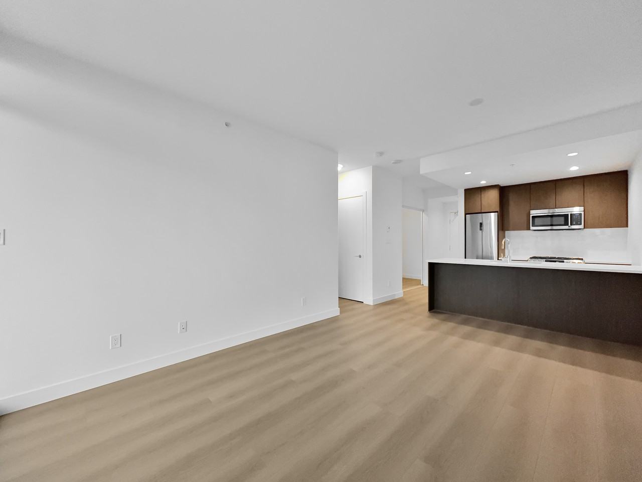 9060 University Crescent - Photo 6 of 15