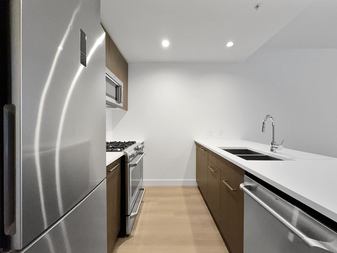 9060 University Crescent - Photo 3 of 15