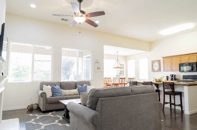 2535 W Sady Ct #NA - Photo 3 of 10