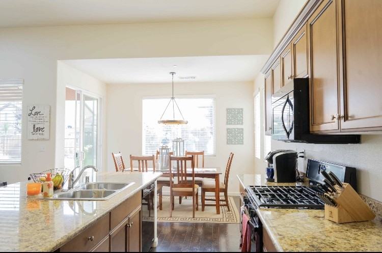 2535 W Sady Ct #NA - Photo 4 of 10