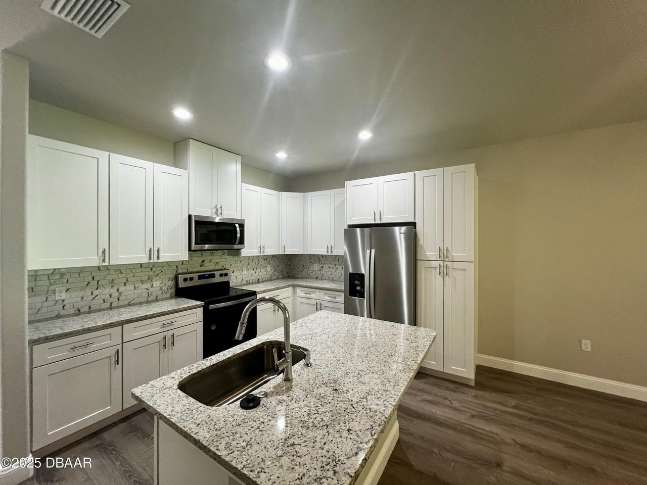 44 Regency Dr Unit B #B - Photo 5 of 18