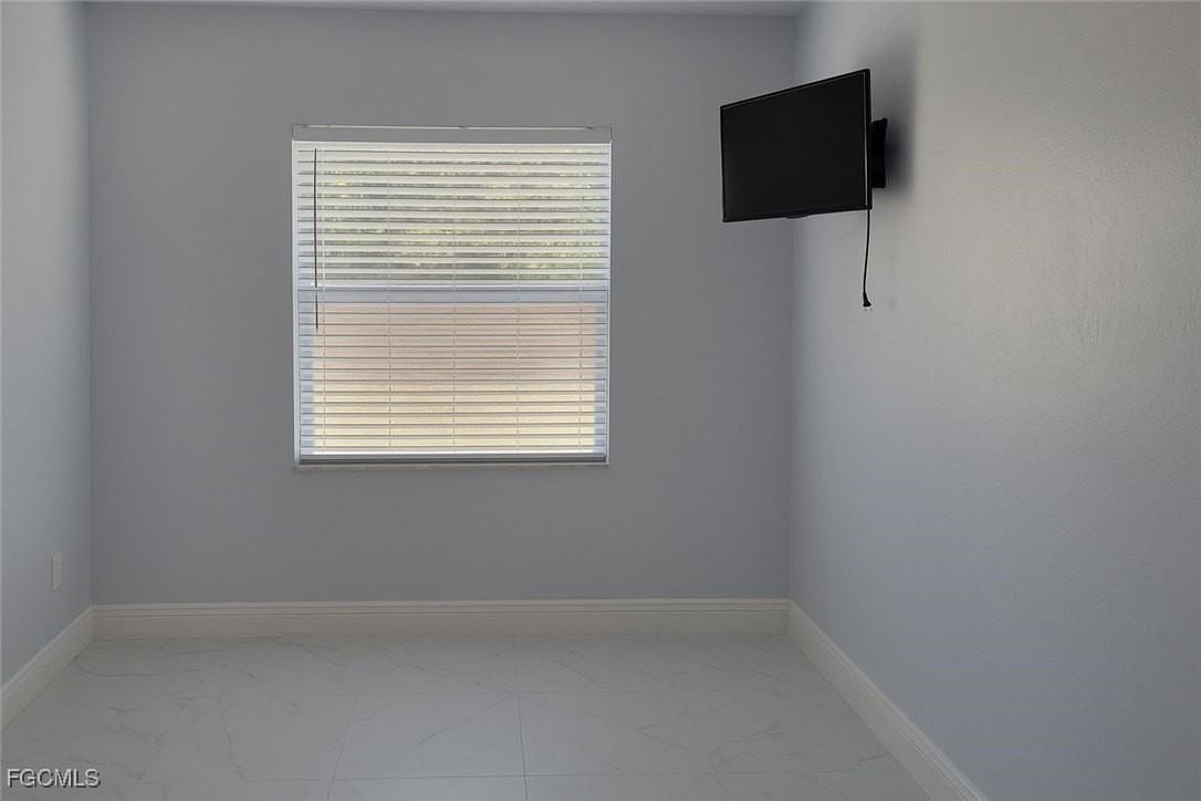 818 Albert Ave - Photo 2 of 4