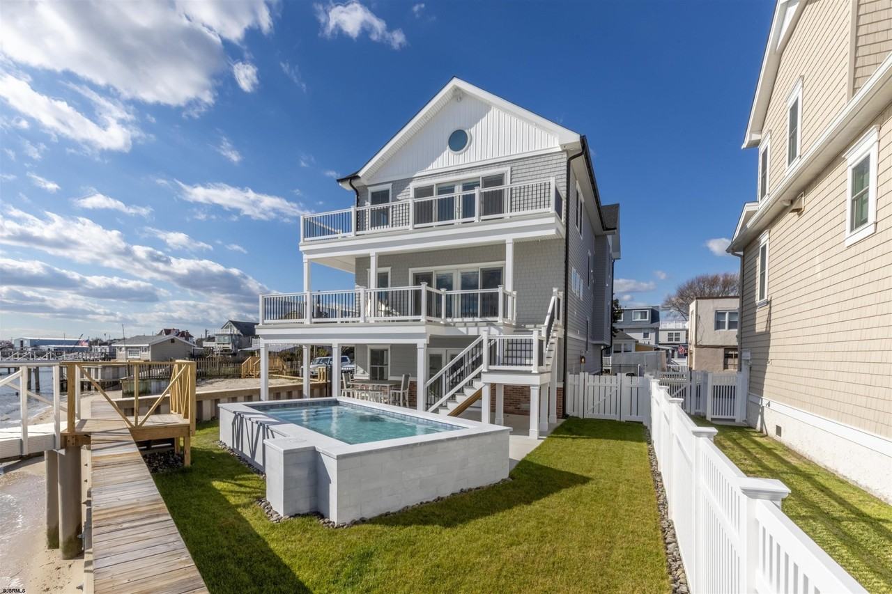 139 Gibbs Ave - Photo 3 of 28