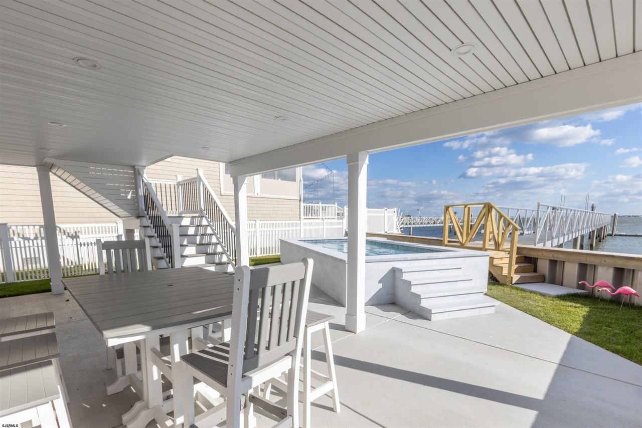 139 Gibbs Ave - Photo 4 of 28