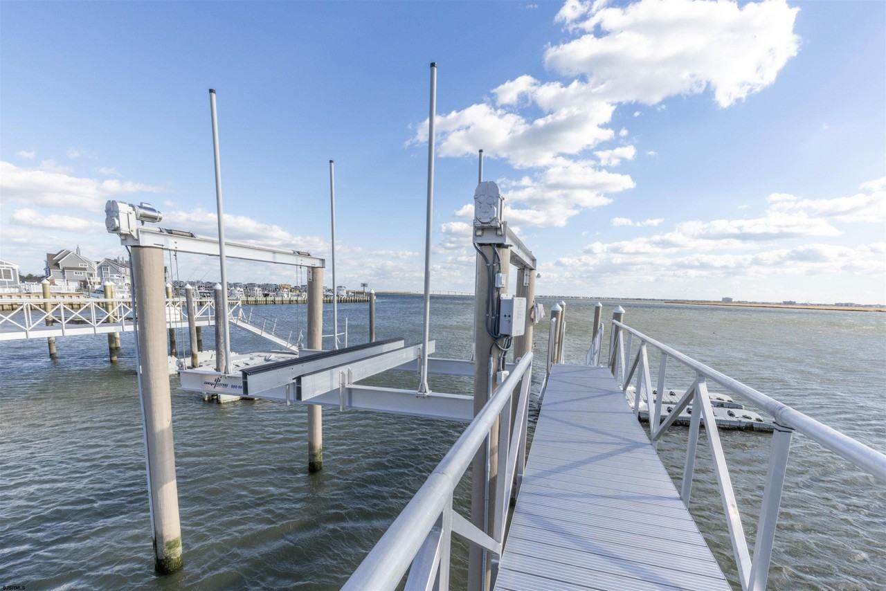 139 Gibbs Ave - Photo 6 of 28